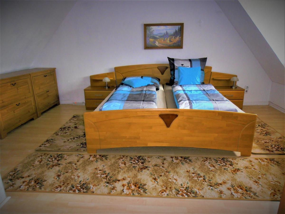 Familienfreundliches Ferienhaus Mit 3 Schlafzimmern Oldisleben المظهر الخارجي الصورة